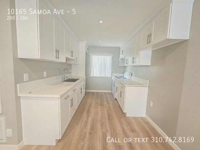 Building Photo - 10165 Samoa Ave