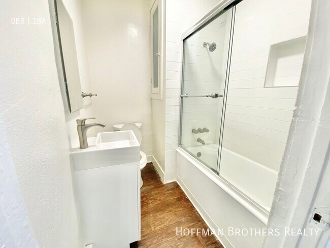 Foto del edificio - 4346 Lockwood Ave