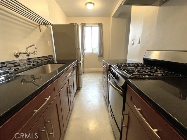 Foto del edificio - 315 W 3rd St