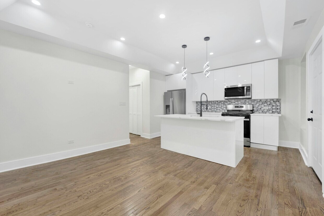 Foto principal - 4927 S Prairie Ave