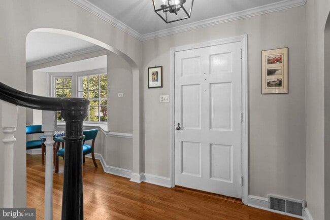 Building Photo - 507 Meadowbrook Cir