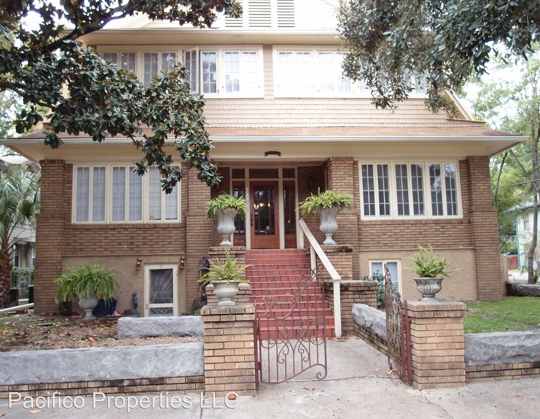 Primary Photo - 2727 Riverside Ave