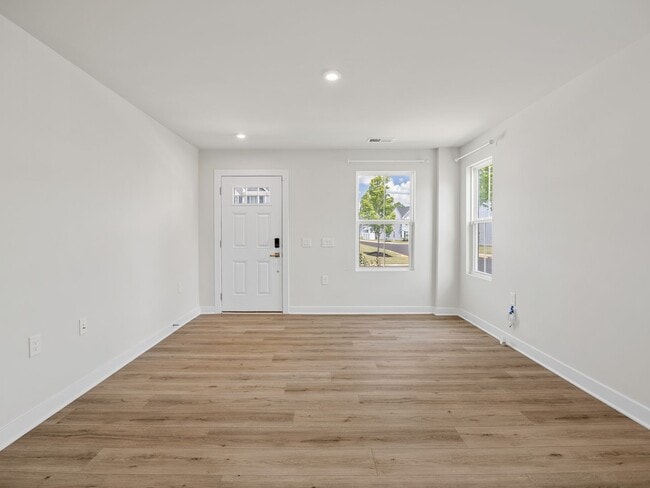 Building Photo - Move In Special - Greenville Dream Townhom...