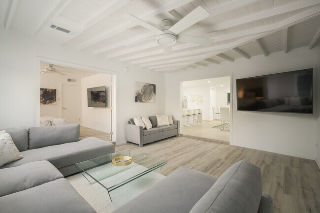 Foto del edificio - 5818 N Granite Reef Rd