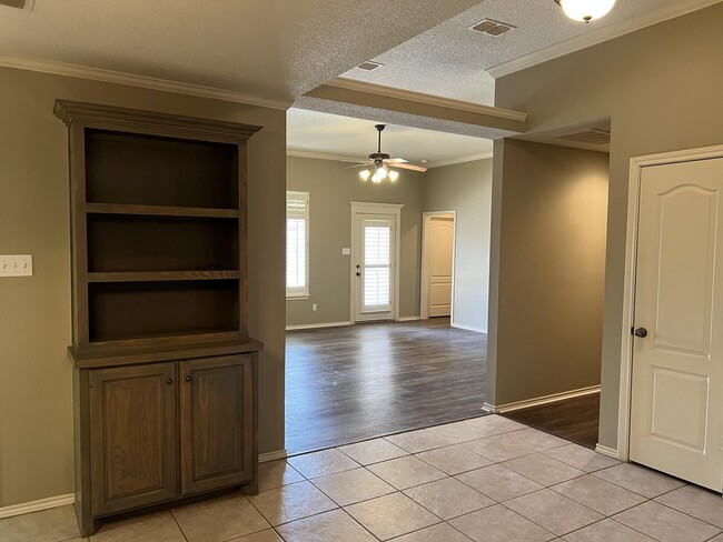 Building Photo - 5027 Itasca St