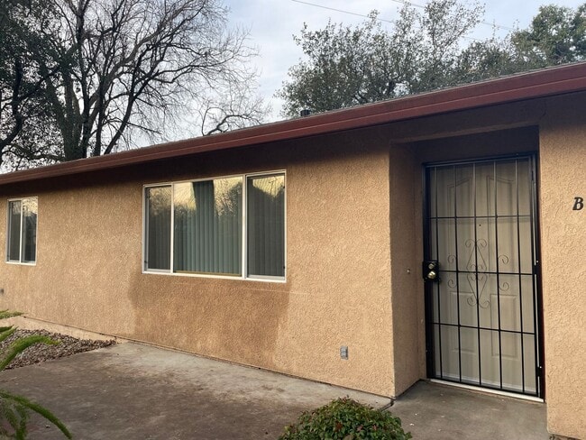 Building Photo - sout1067
