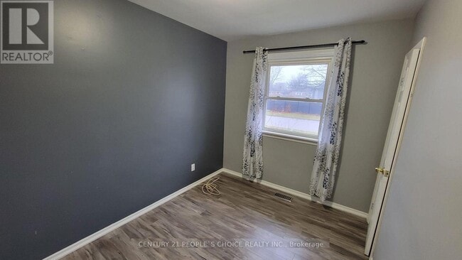 Building Photo - 245 Foxbar Rd