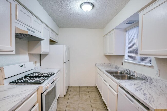 Foto del edificio - 10310 Little Pebble Dr