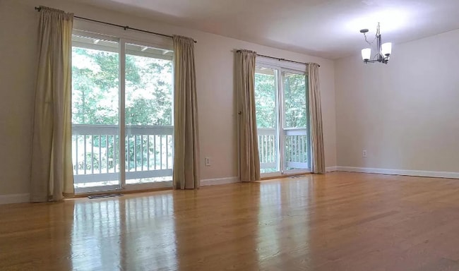 Building Photo - 15 Lordvale Blvd