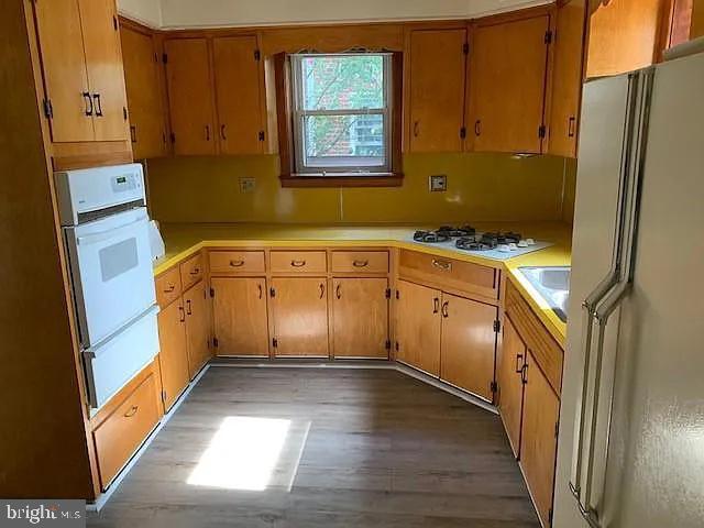 Foto del edificio - 10 Laurel Ave