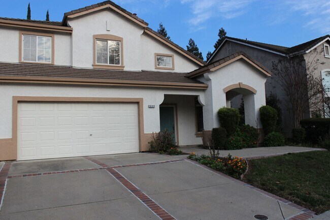 Building Photo - New To The Rental Market Very Nice 3 bedro...