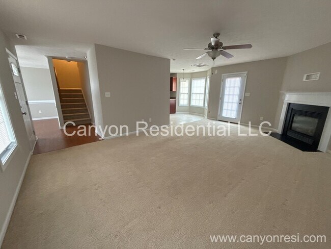 Foto del edificio - 3628 Crosswinds Dr