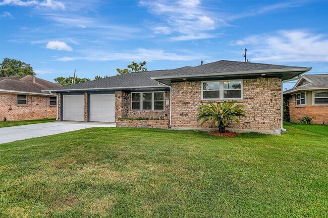 Foto del edificio - 2505 Dewberry Ln