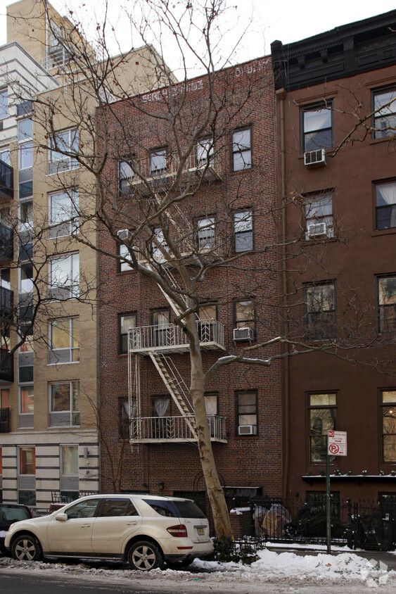 Primary Photo - 52 St Marks Pl
