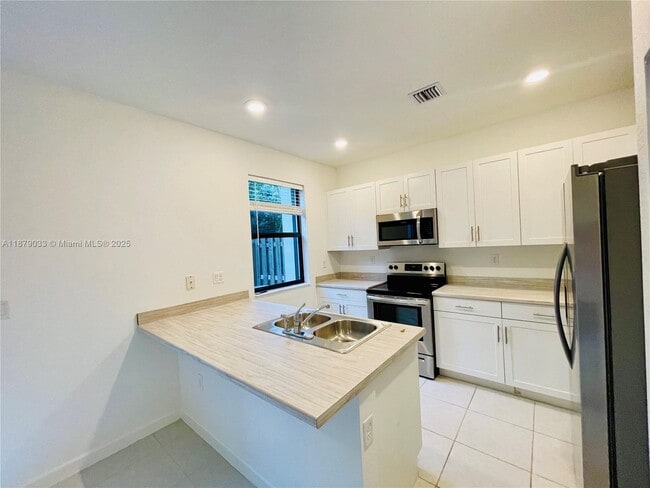 Building Photo - 28716 SW 134th Ct