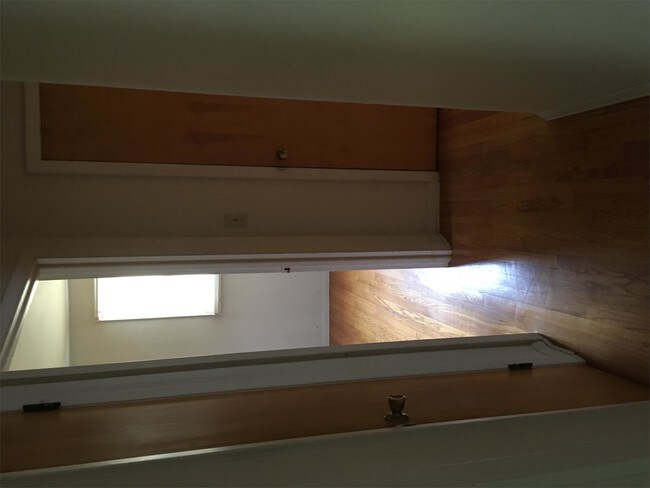 Building Photo - 159 Forest Ave