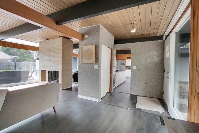 Foto del edificio - 1912 Old Briar Rd