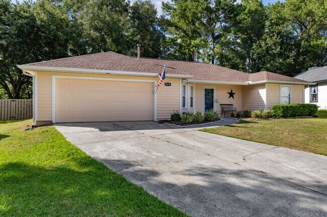 Foto del edificio - Experience a breezy lifestyle in the convenient Eagle Point subdivision!