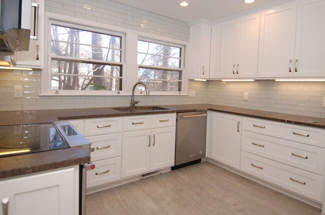 Building Photo - 3407 Coleridge Dr