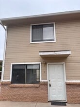 Building Photo - 862 Iowa Ave