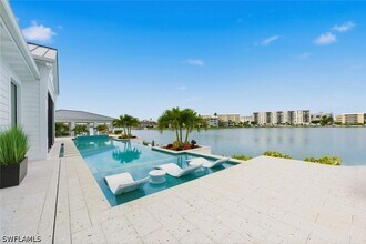 Building Photo - 200 Bahia Point