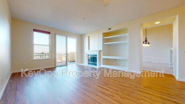 Building Photo - 123 Warbler Ln