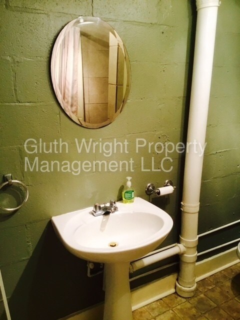 Foto del edificio - 546 Fatherland St