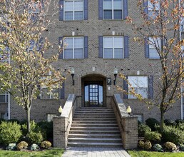 Primary Photo - BELLCLAIRE, LLC