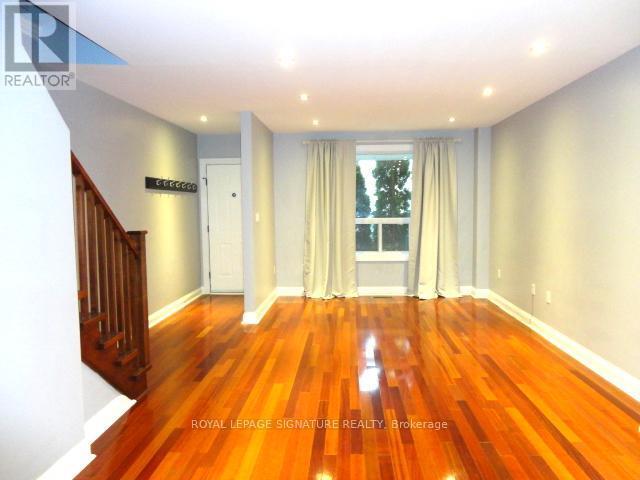 Photo du bâtiment - 327 Wolverleigh Blvd