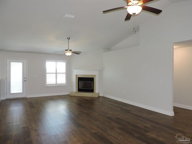 Foto del edificio - 5740 Burr St