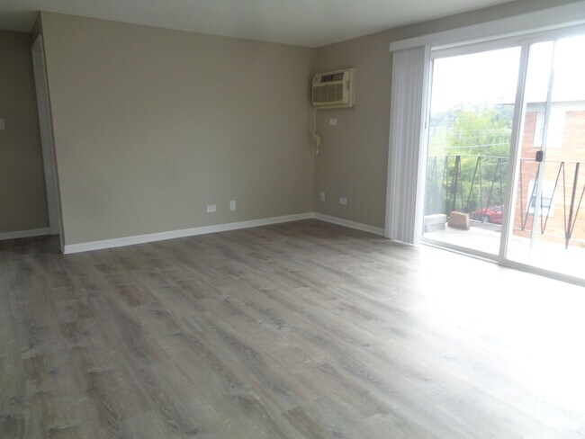 Foto del edificio - 10805 S Lloyd Dr