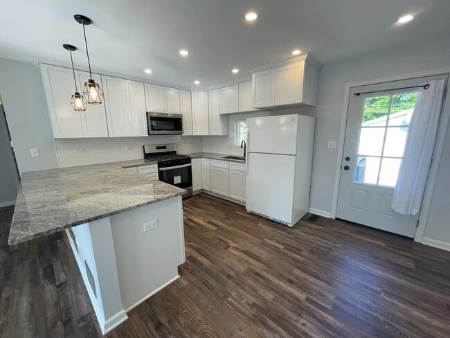 Foto del edificio - 70 Walnut Ct