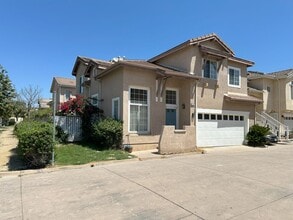 Building Photo - 237 Spurwood Ln