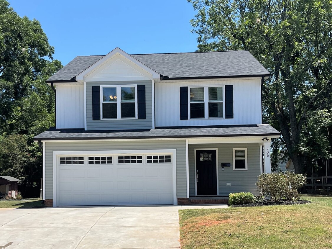 Foto principal - 706 N Main Street China Grove