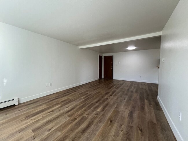 Building Photo - Robertson1005 (KC-JF)