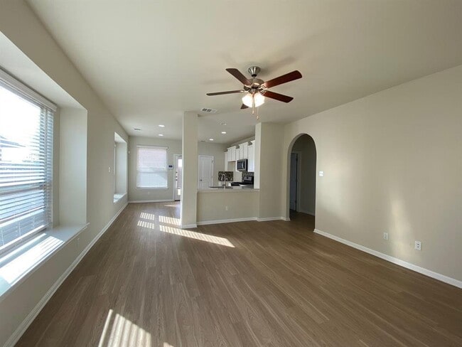 Building Photo - 8161 Daisy Cutter Crossing, Georgetown, TX...