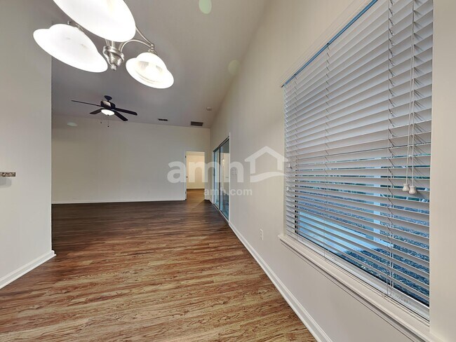 Building Photo - 587 Arborwood Dr