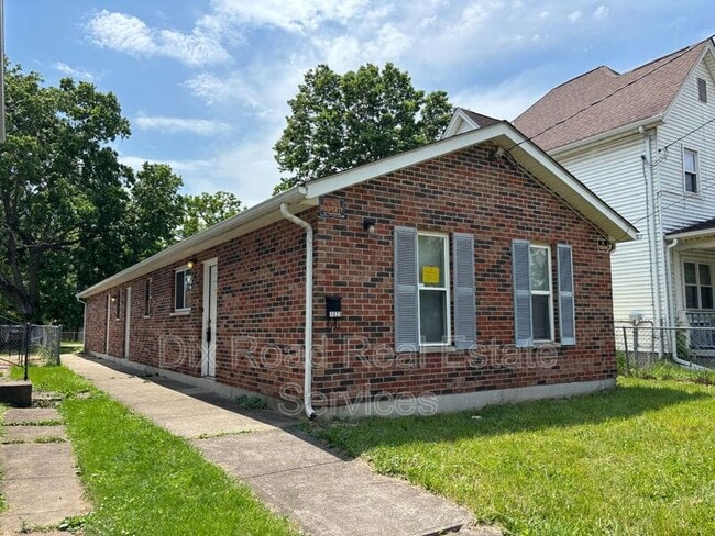 Building Photo - 1025 Heaton St