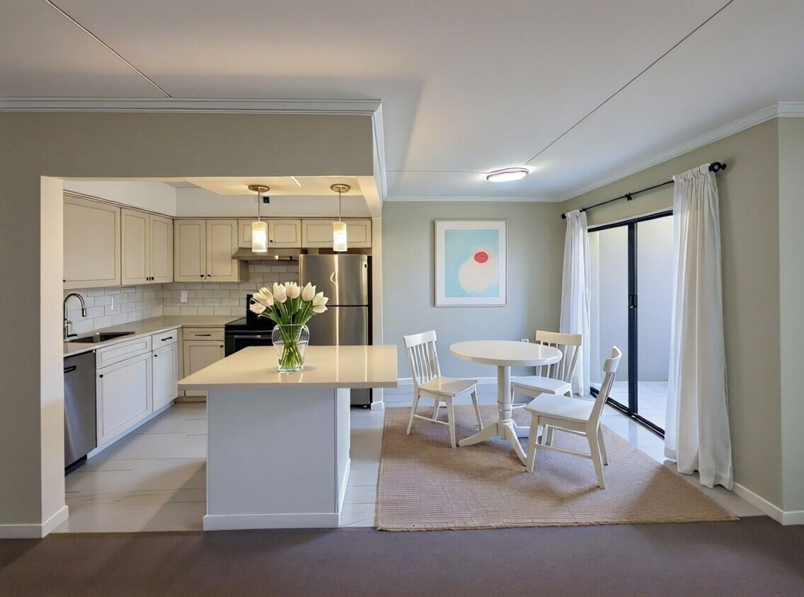 Foto principal - 5756F Village Green Dr