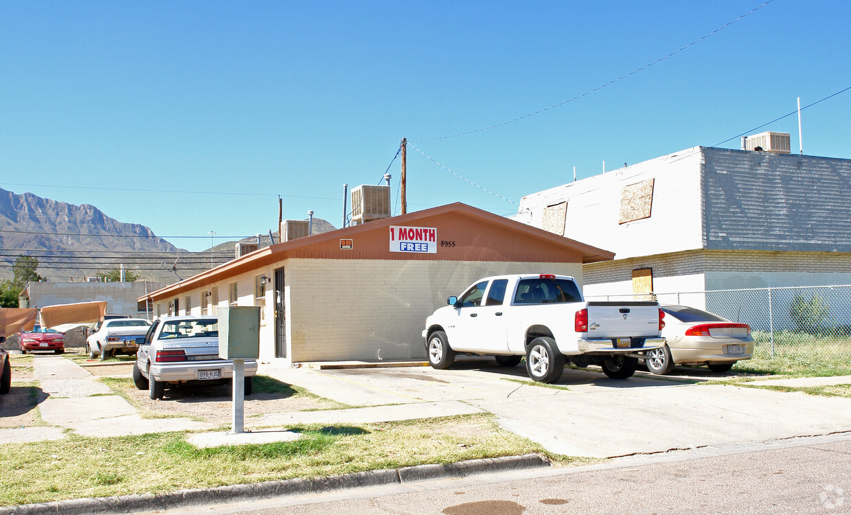 Building Photo - 8955 Norton St