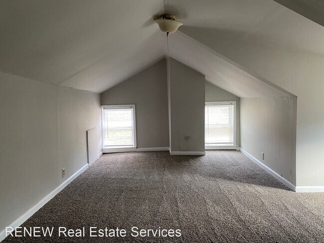 Foto del edificio - 3 br, 1 bath House - 2402 Albion Street