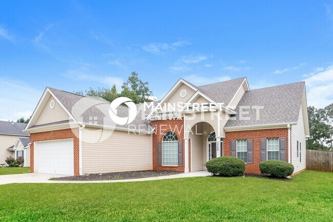Foto del edificio - 3 Bedroom Pet-Friendly Home in Rex, GA wit...