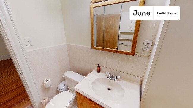Building Photo - 28 Charnwood Rd