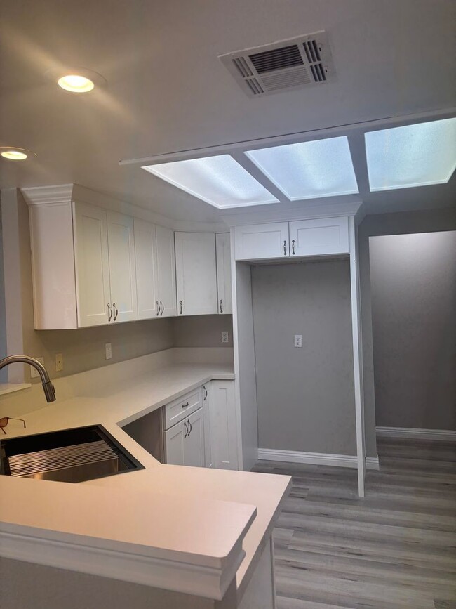 Foto del edificio - 26219 Corona Dr