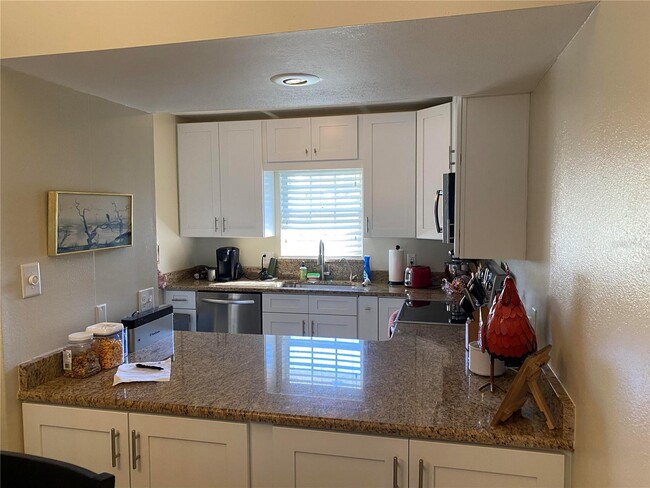 Building Photo - 1098 Villa Ln