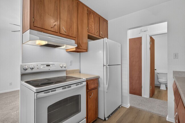 Building Photo - Cozy 2 bedroom duplex