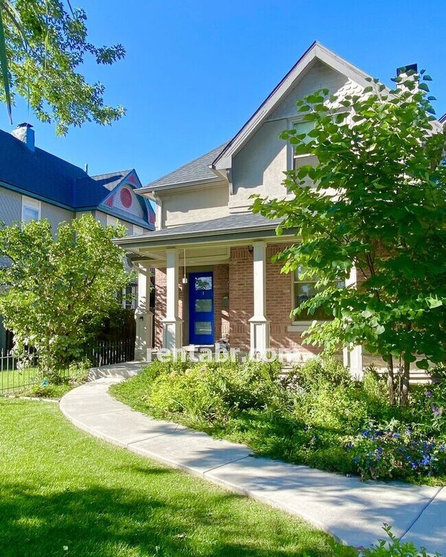 Highlands HomeModern Victorian R... Townhome Rentals in