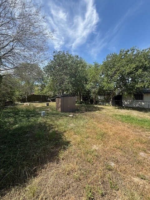 Foto del edificio - 1220 Kansas St