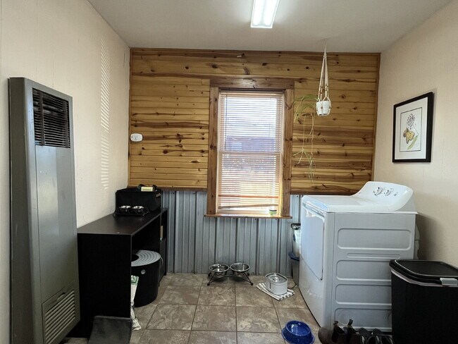 Foto del edificio - 1 Bedroom for Lease