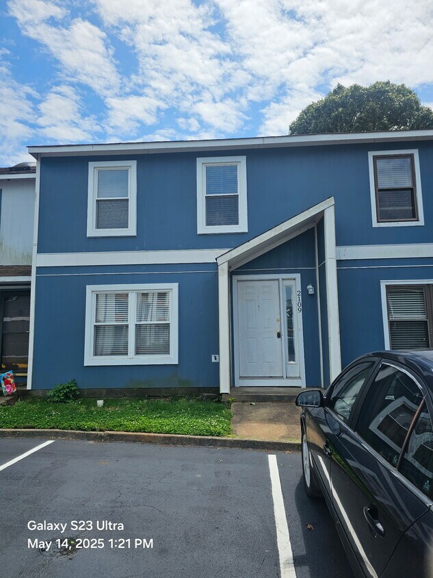 Foto principal - 2109 Point Hollow Ct